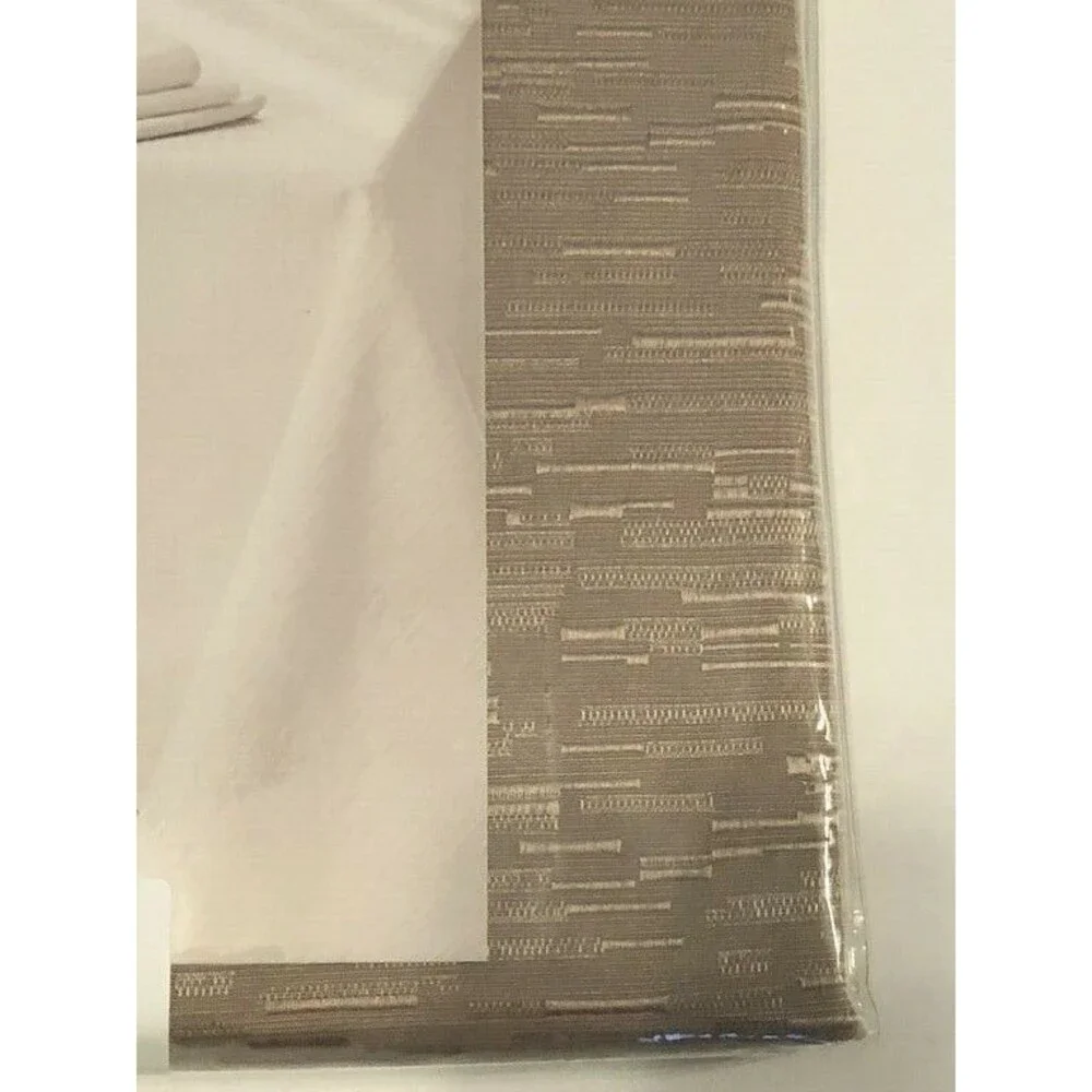 Continental Collection Round Tablecloth 70